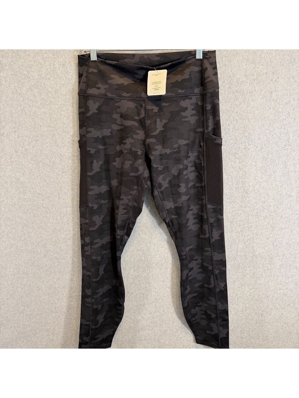 🔥NEW🔥Fabletics Sz XL Women's On-The-Go PowerHold High-Waisted Leggings Camo